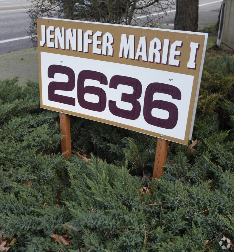 Building Photo - Jennifer Marie I