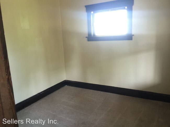 Building Photo - 2609 Hood Ave
