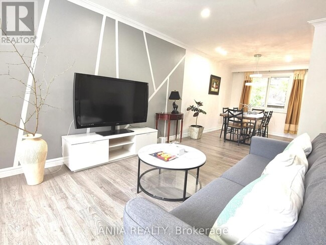 Building Photo - 442 Bonita Crescent