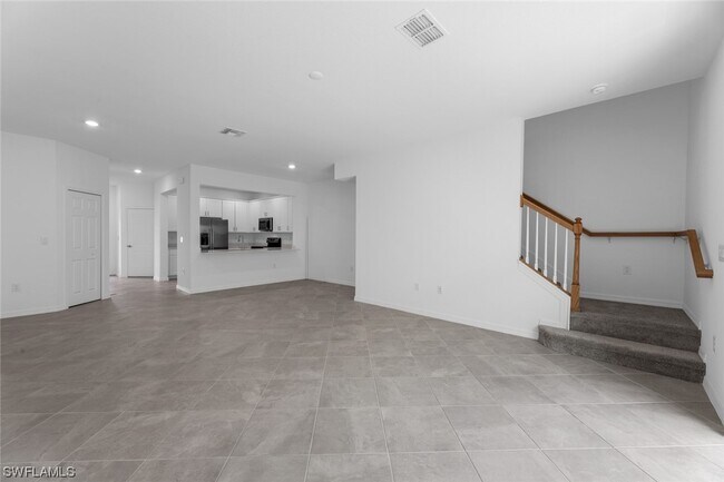 Building Photo - 2867 Blossom Wy