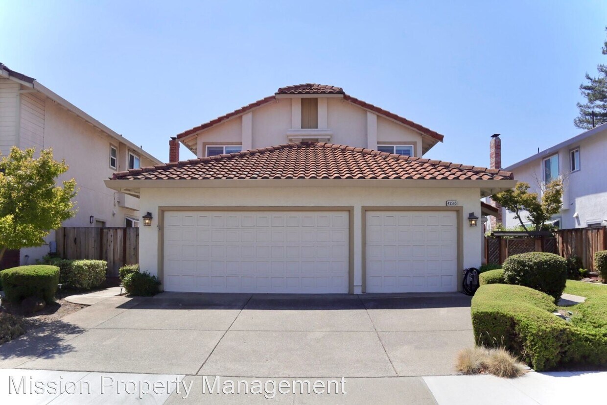 Primary Photo - 4 br, 3 bath House - 43565 Southerland Way