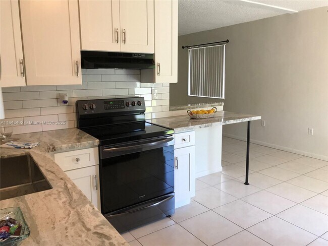 Foto del edificio - 10525 SW 77th Ct