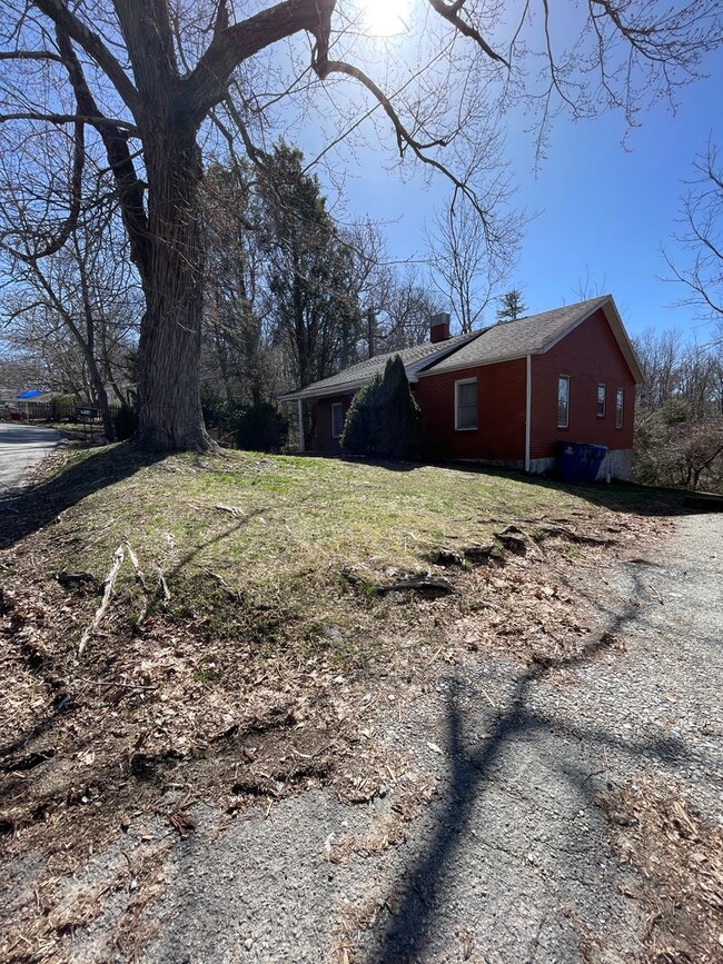Building Photo - 150 Windy Drive