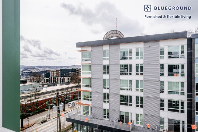 Foto del edificio - 1000 E Yesler Wy