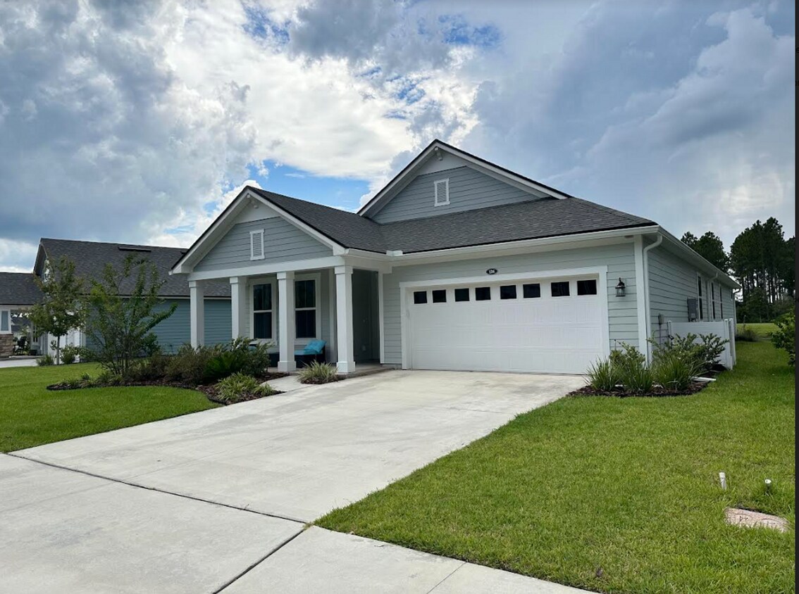 Primary Photo - Beautiful 4 Bedroom, 2.5 Bath Home with La...