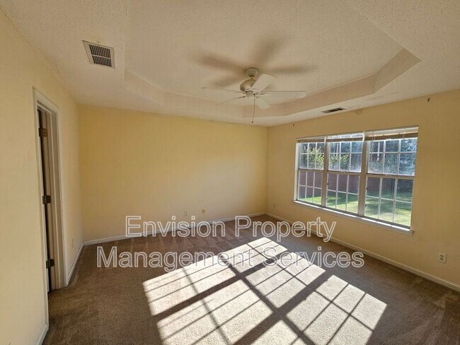 Building Photo - 3989 Meadow Glen Way