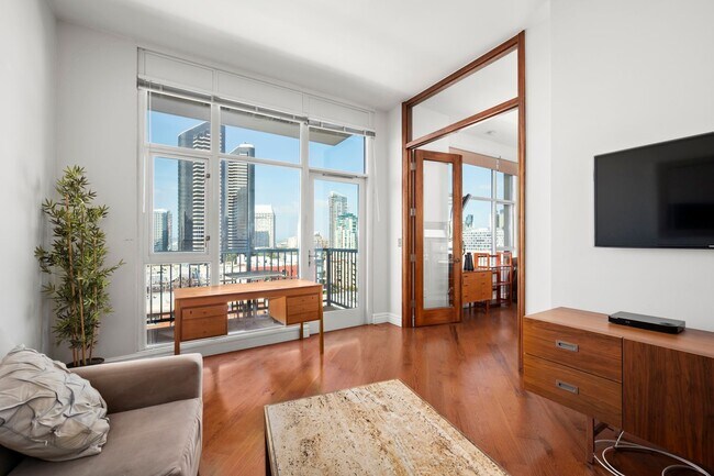 Foto del edificio - Top Floor Condo in the Gaslamp District!