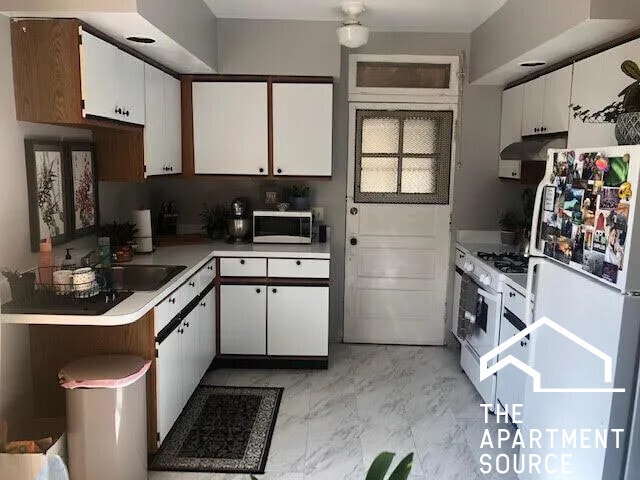 Foto del edificio - 1333 W Carmen Ave