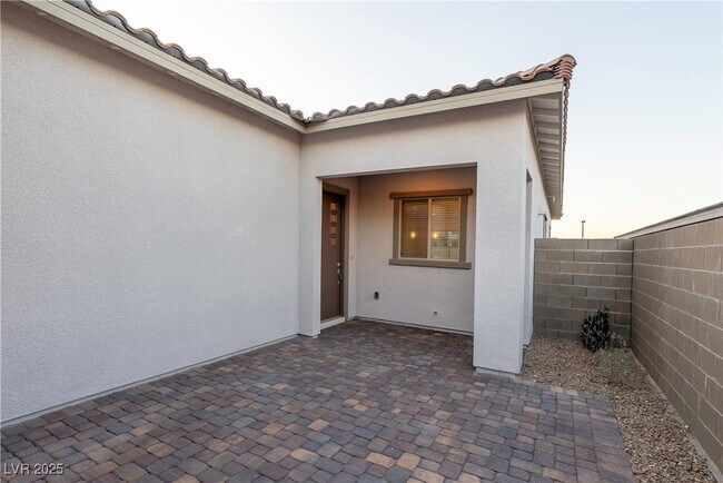Building Photo - 11658 Hatchling Ave