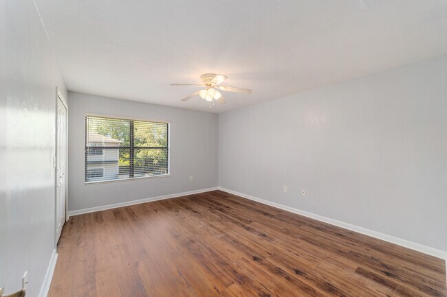 Foto del edificio - 15321 NW 141 St