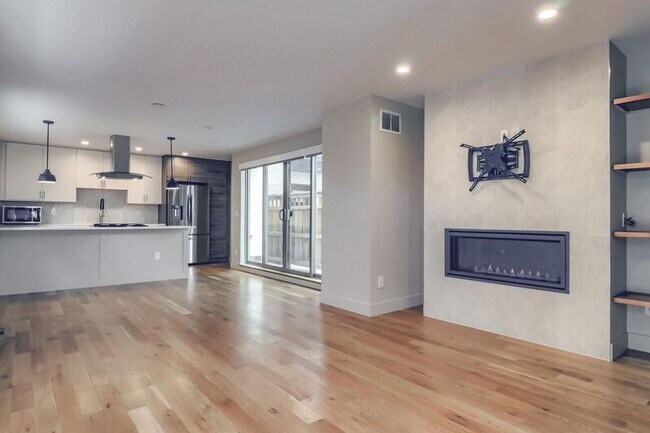 Building Photo - 1386 Zenobia St