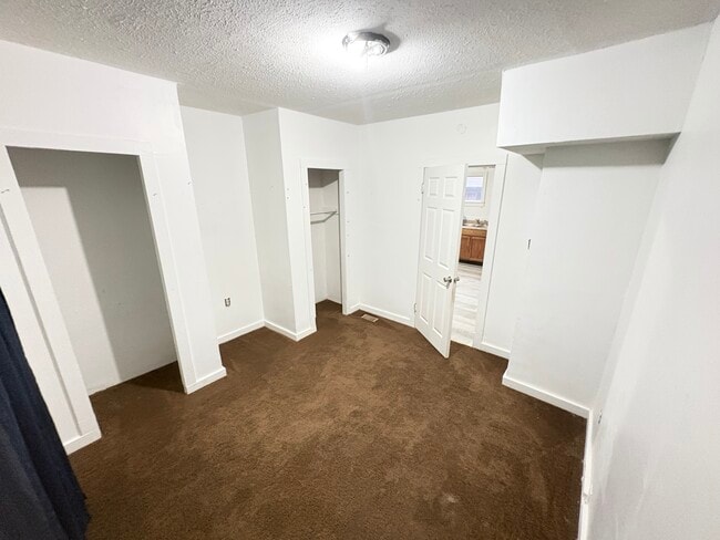 Photo - 631 Tecumseh St House