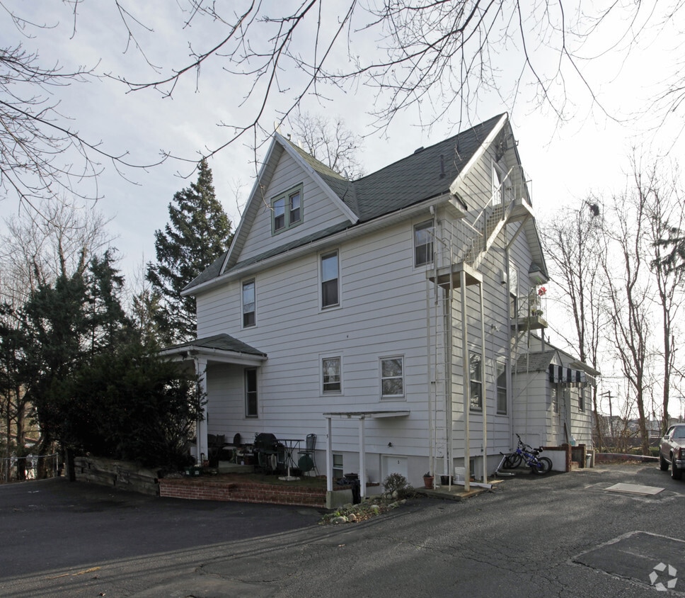 Primary Photo - 87 Laurel Rd