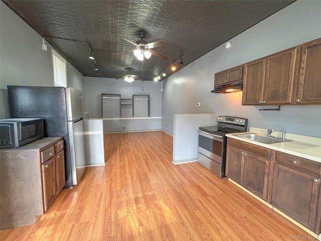 Foto del edificio - 51 Worrall Ave