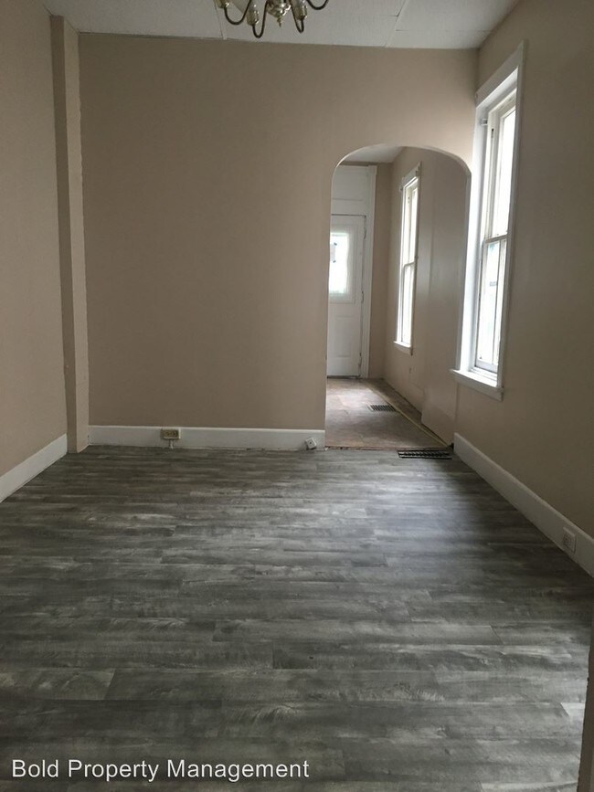 Foto del edificio - 4 br, 1 bath House - 337 Hollenbach Street