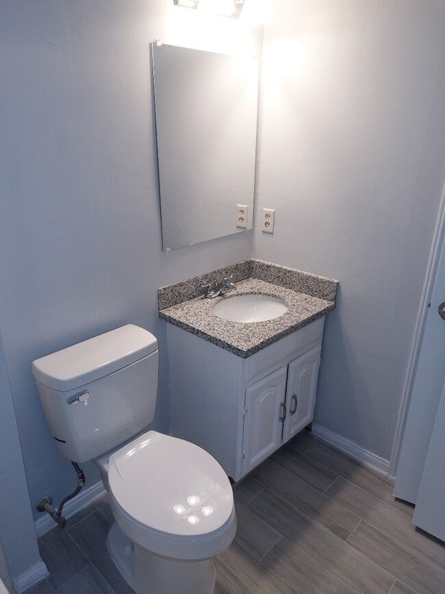 Building Photo - 1846 Hollister St