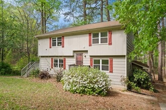 Building Photo - 121 Gregory Dr