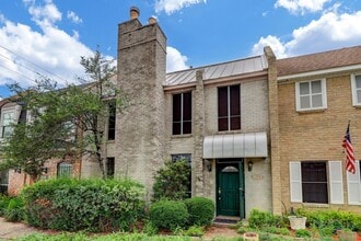 Building Photo - 1422 Walnut Bend Ln