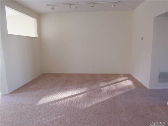 Building Photo - 859 Spring Lake Dr