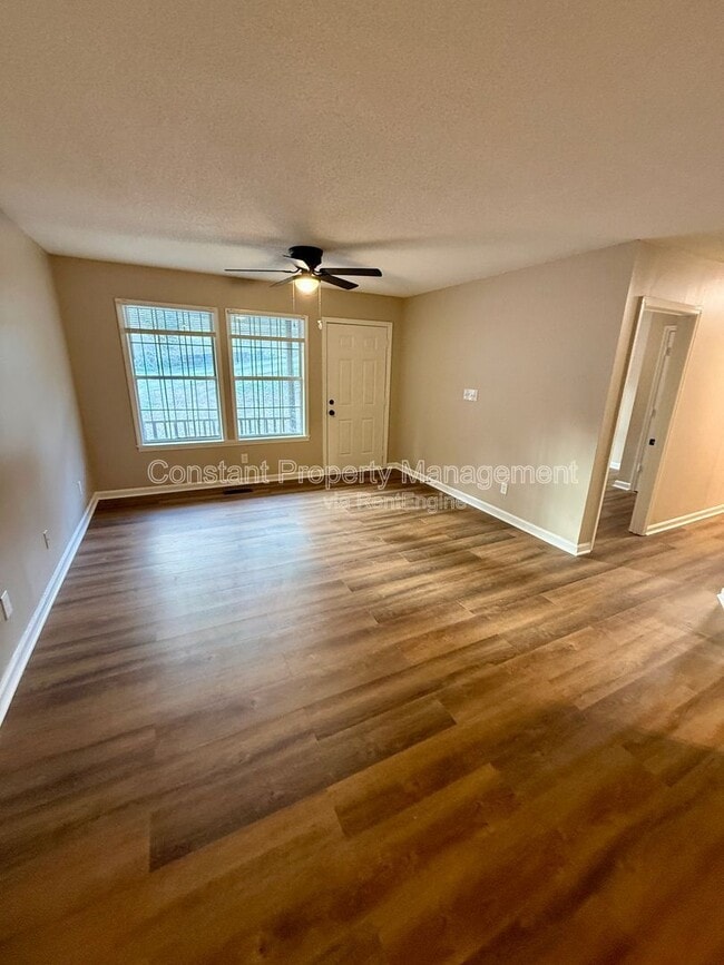 Building Photo - 3277 Club Dr