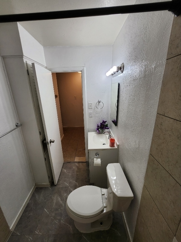 Building Photo - 4011 Happy Canyon Dr