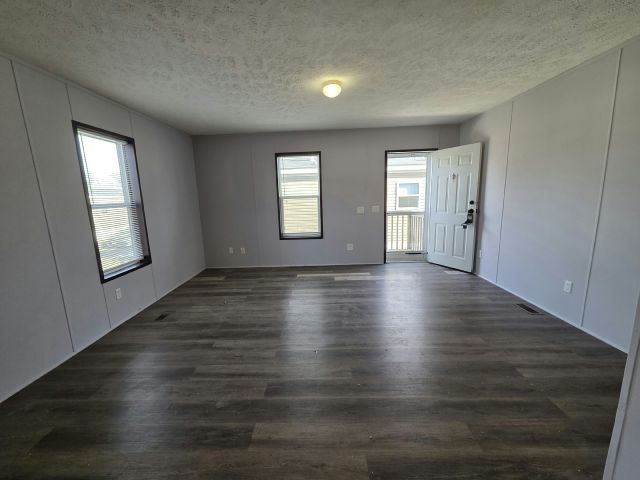 Foto del edificio - 343 Bunting Ln