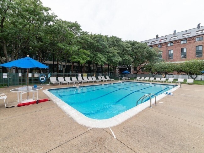 Foto del edificio - 42 8th St