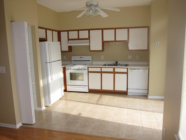 Building Photo - 13908 S Oakdale Ct
