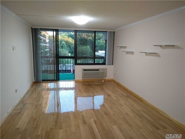 Foto del edificio - 150-38 Union Tpke