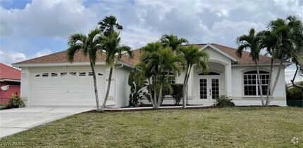 Building Photo - 4833 SW 25th Ct
