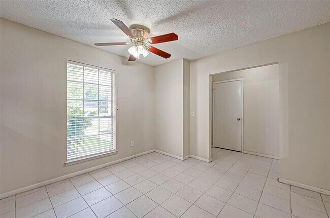Building Photo - 3507 Cabin Pl