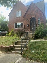 Building Photo - 13 Mohawk Rd