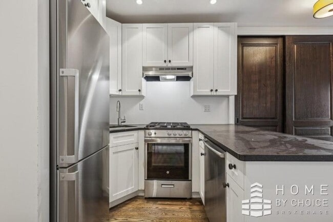 Building Photo - 0 bedroom in NEW YORK NY 10011