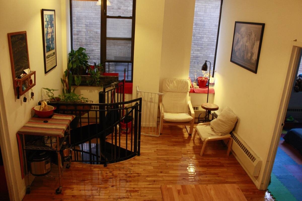 Entry room - 523 Prospect Pl