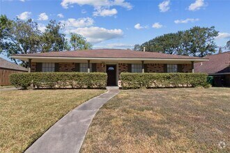Building Photo - 5818 Silver Frst Dr