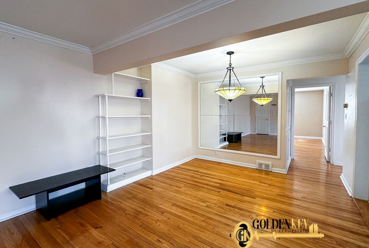 Foto principal - Newly Updated Spacious 2 bedroom Flat in R...