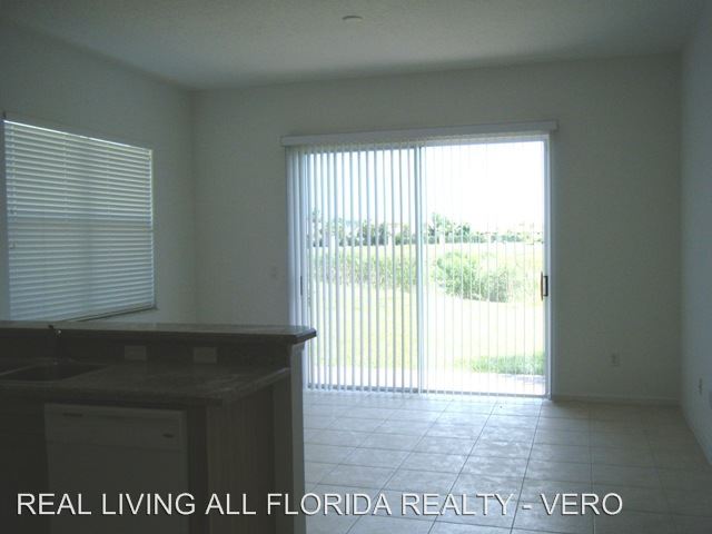 Building Photo - 2540 Bella Vista Cir