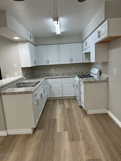 Foto del edificio - 14731 Erwin St