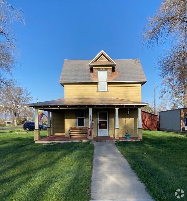 Building Photo - 191 400 W
