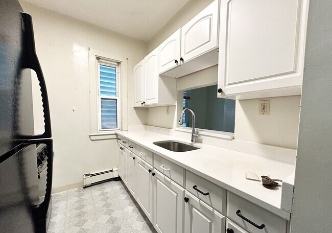 Foto del edificio - 96 E Cottage St