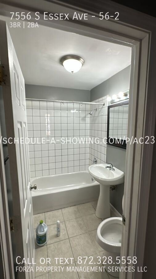 Building Photo - 7556 S Essex Ave