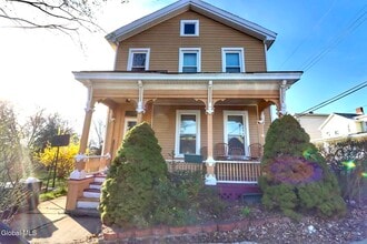 Building Photo - 34 Kimball St