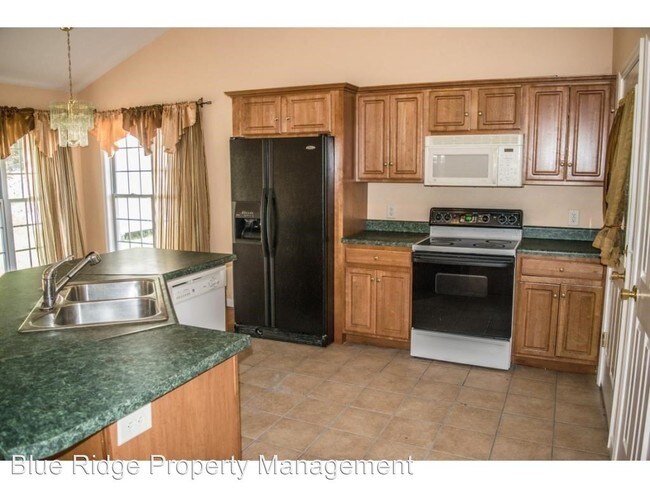 Building Photo - 1012 Sunrise Valley Dr