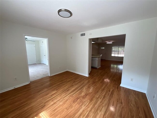 Foto del edificio - 7707 Watson St