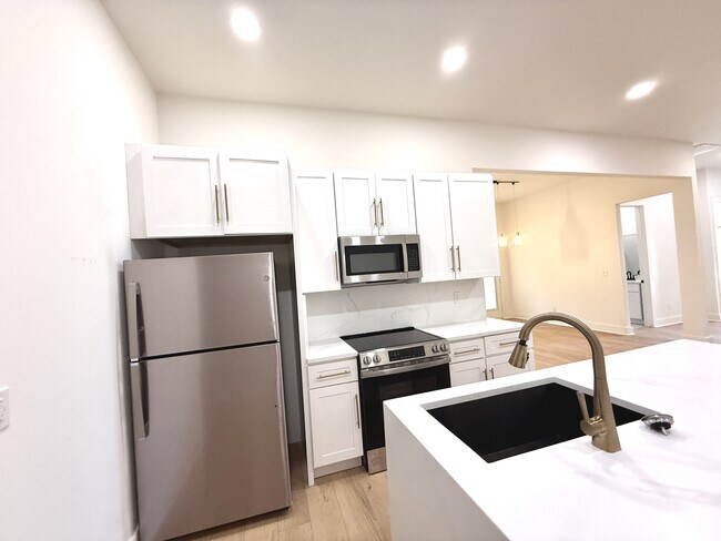 Foto del edificio - 921 S.Franklin Dr