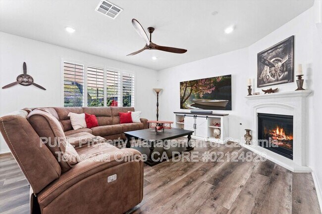 Foto del edificio - 33116 Table Rock Dr