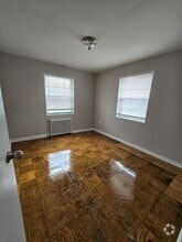 Building Photo - 136 Kenilworth Avenue Northeast