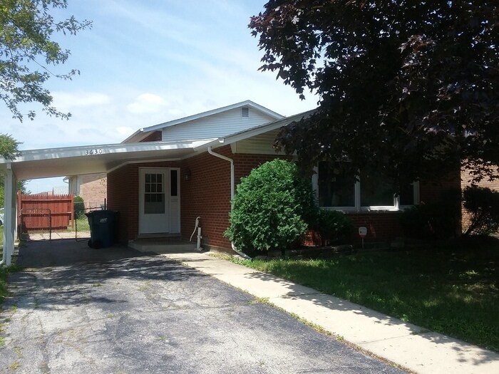 Foto principal - Nicely updated 3 bedroom brick Tri-level home