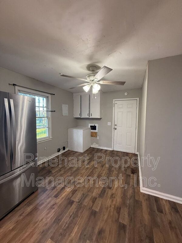 Building Photo - 1105 Carnation Ln