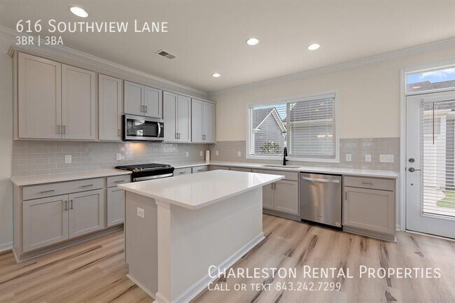 Building Photo - 616 Southview Ln